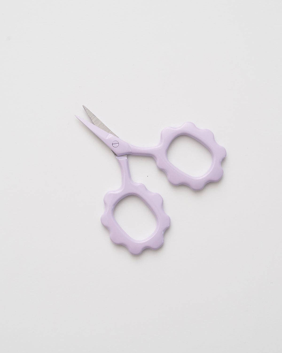 Lavender Scallop Handle Scissors