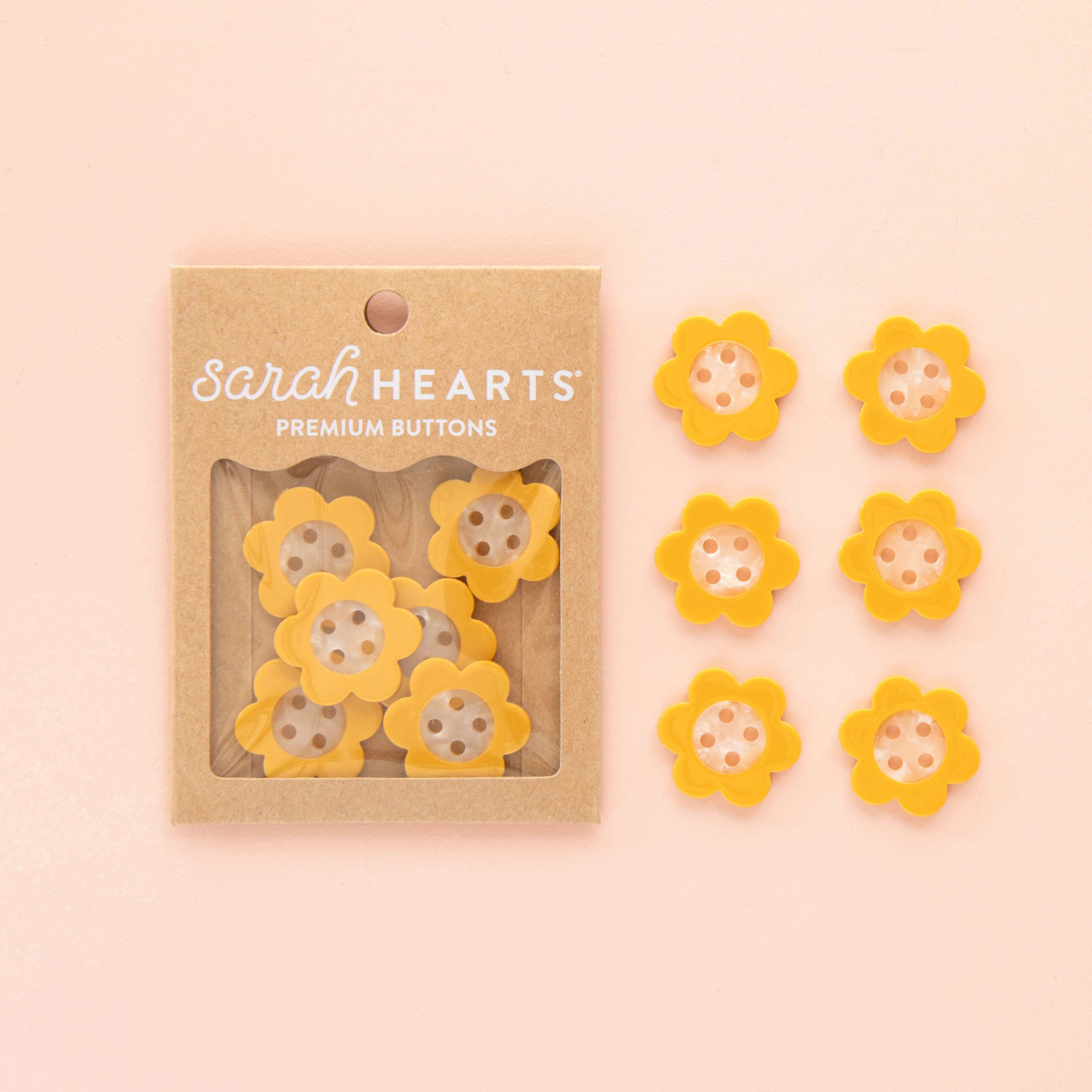 Sarah Hearts Large Daisy Buttons - 1"